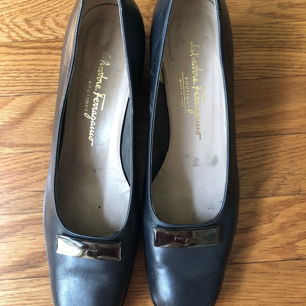 Ferragamo charcoal grey pumps 9.5 wide